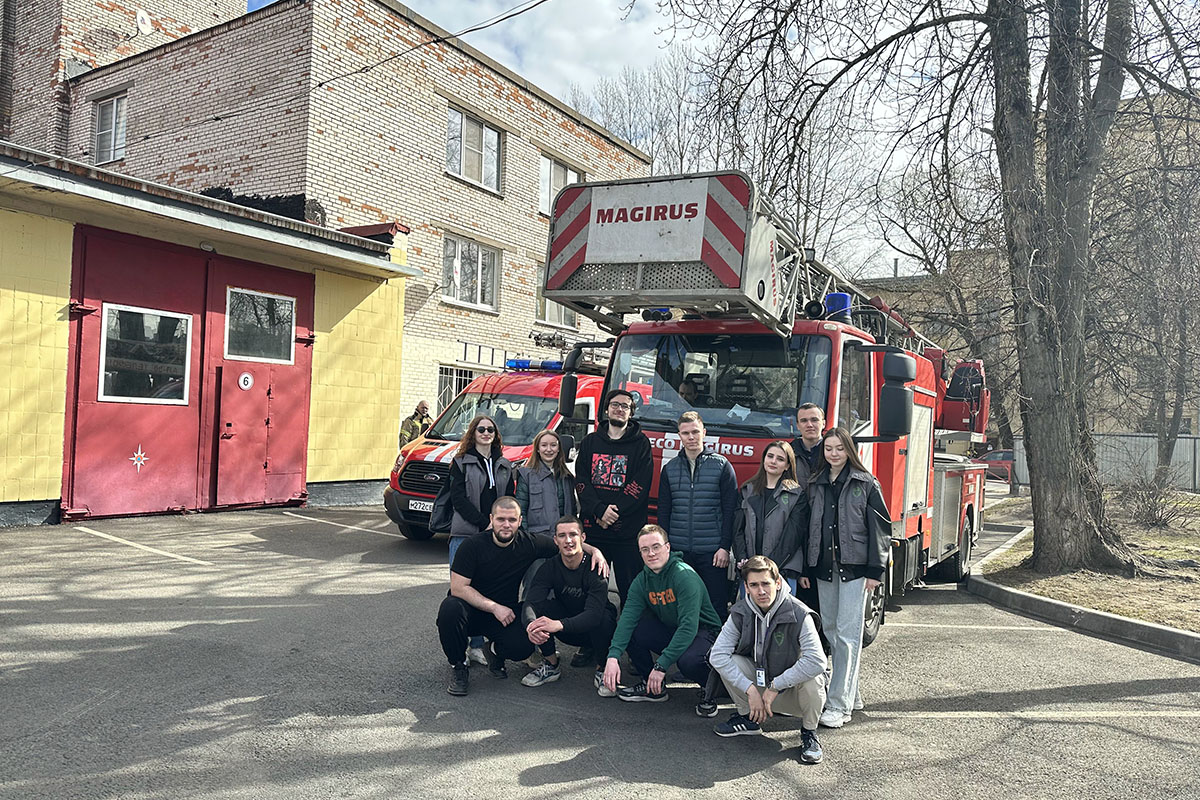 Студенческий десант в пожарно-спасательной части Калининского района